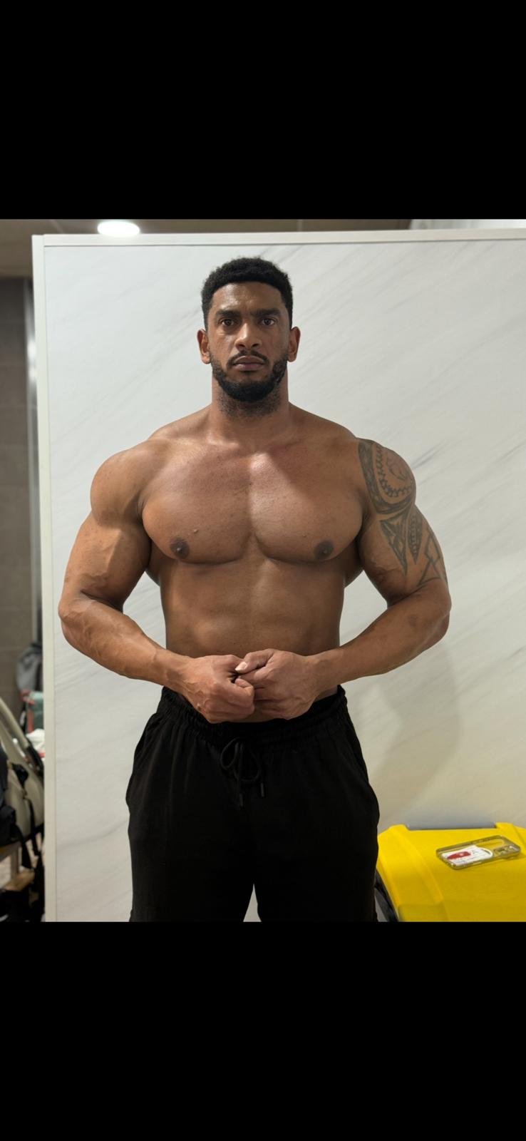 Retrato de Dairot, physique coach, en el gimnasio